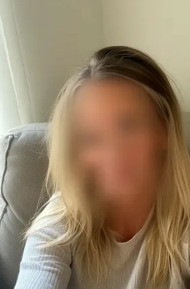 Amara, 36