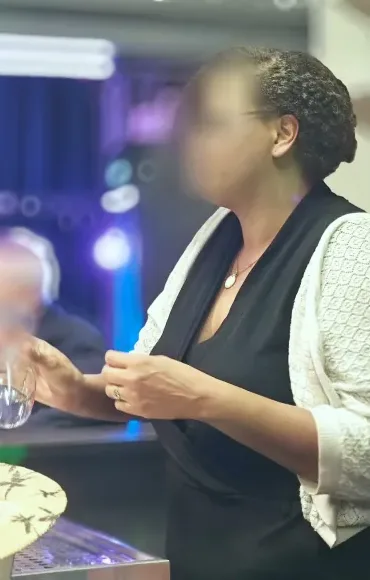 Amelia, 37