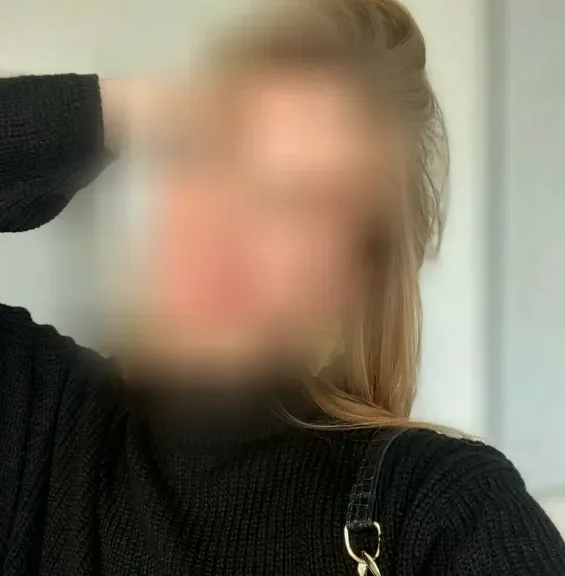 Danielle, 26