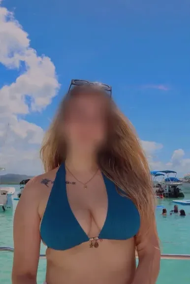 Ellie, 21