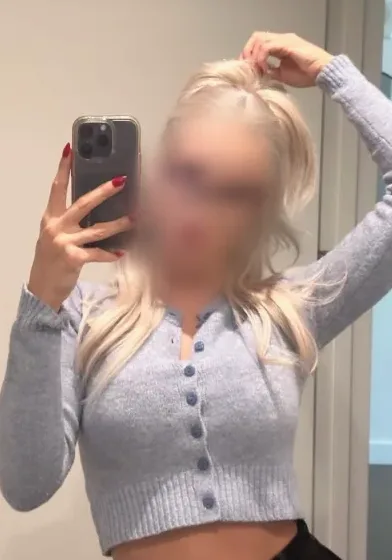 Gemma, 25