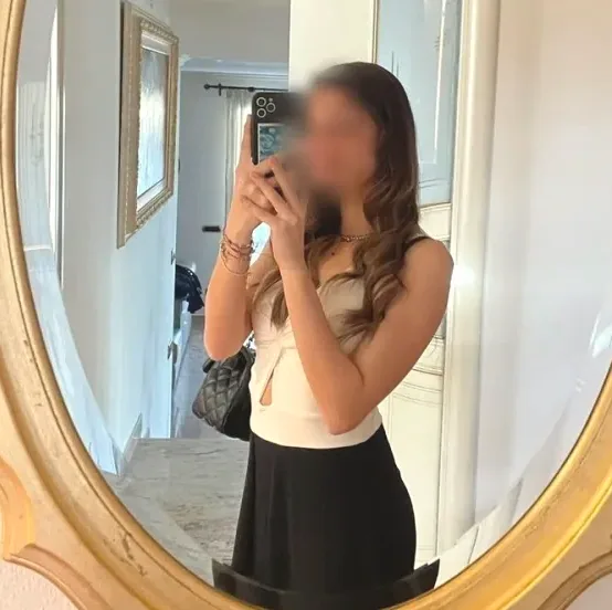 Mhairi, 19