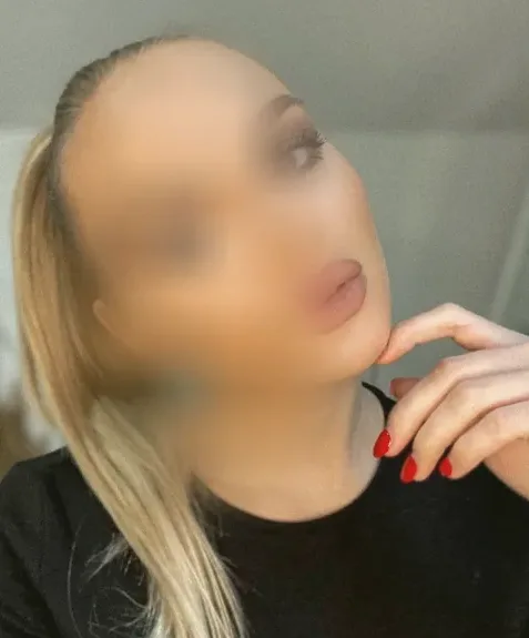 Sarah, 31
